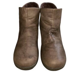 Keen Akita Brown Nubuck Leather Ankle Wedge Boots Size 7.5 EU 38 Snap Closure